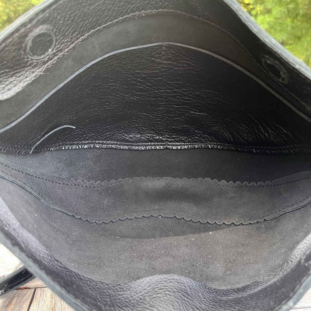 Portland Leather Goods Large Koala Sling Bag Crossbody Purse Black Pebbled - Picture 9 of 11